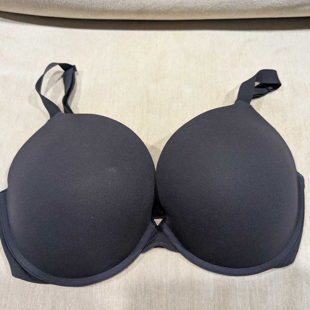 SKIMS Black Seamless T-Shirt Bra
